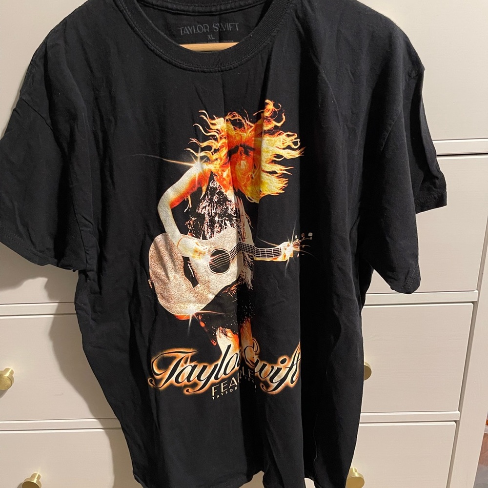 taylor swift fearless rare t shirt xl worn once